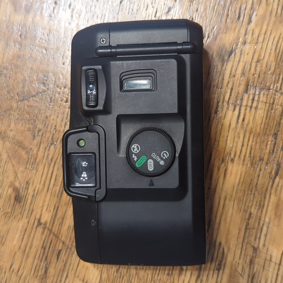 Cannon Sure Shot 76 Zoom Film Camera - Picture 3 of 6